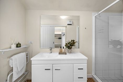 Photo of property in 52 Meadowstone Drive, Wanaka, 9305