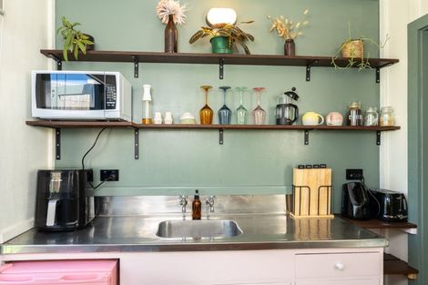 Photo of property in 21 Government Road, Raglan, 3225