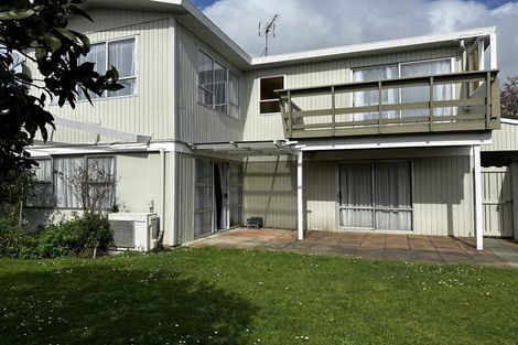 Photo of property in 12 Halberg Street, Papakura, 2110