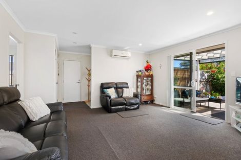 Photo of property in 24 Leet Crescent, Papamoa Beach, Papamoa, 3118