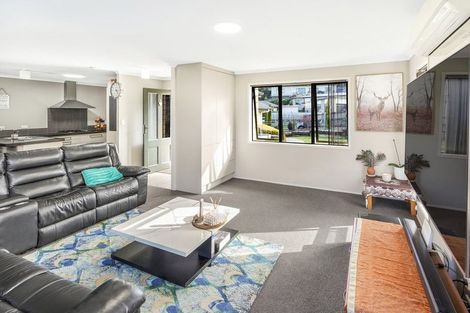 Photo of property in 12 Evergreen Rise, Grandview Heights, Hamilton, 3200