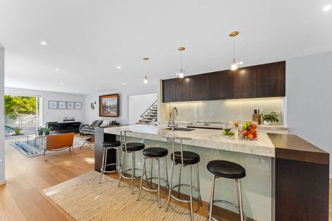 Photo of property in 15c Rodney Road, Northcote Point, Auckland, 0627