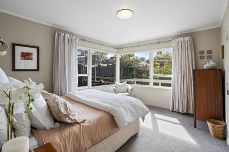 Photo of property in 12 Nicholson Place, Hillcrest, Auckland, 0627