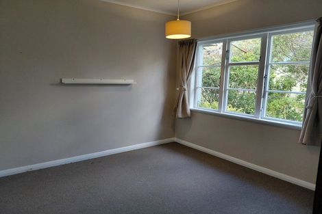 Photo of property in 16 Rodney Street, Northland, Wellington, 6012