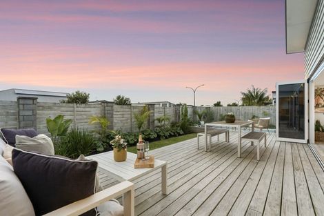 Photo of property in 25 Coutts Street, Papamoa Beach, Papamoa, 3118