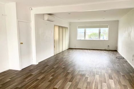 Photo of property in 5 Marlene Avenue, Te Atatu South, Auckland, 0610