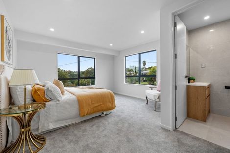 Photo of property in 8a Claridge Street, Glen Eden, Auckland, 0602