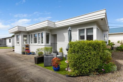 Photo of property in 5 Rainsford Street, Moturoa, New Plymouth, 4310