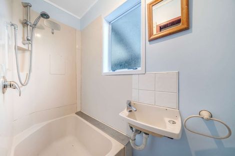 Photo of property in 46a Farquhar Road, Glendene, Auckland, 0602