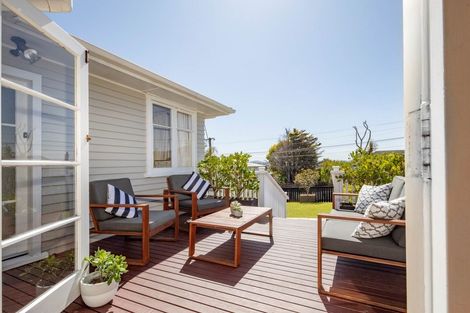 Photo of property in 18a Gilliam Street, New Lynn, Auckland, 0600