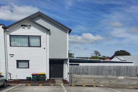 Photo of property in 8/10 Rimu Street, New Lynn, Auckland, 0600