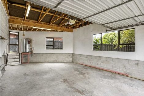 Photo of property in 1/1 Meadowvale Avenue, Forrest Hill, Auckland, 0620