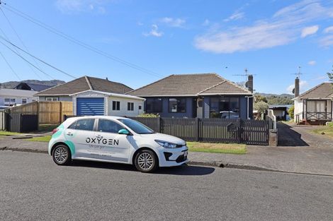 Photo of property in 15 Hinau Grove, Wainuiomata, Lower Hutt, 5014