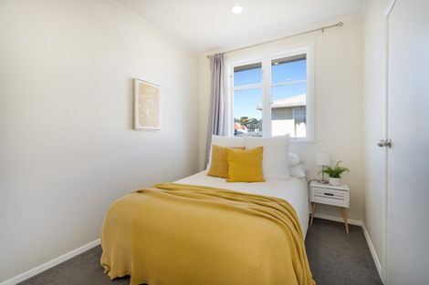 Photo of property in 32 Bracken Road, Paparangi, Wellington, 6037