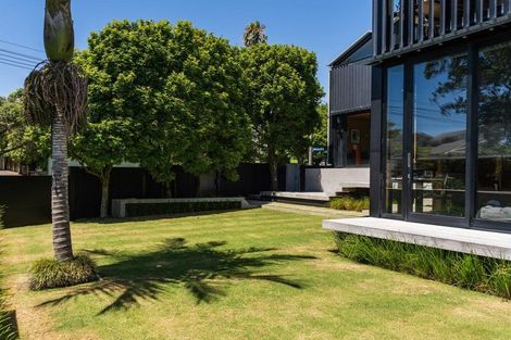 Photo of property in 22 Ewen Street, Takapuna, Auckland, 0622