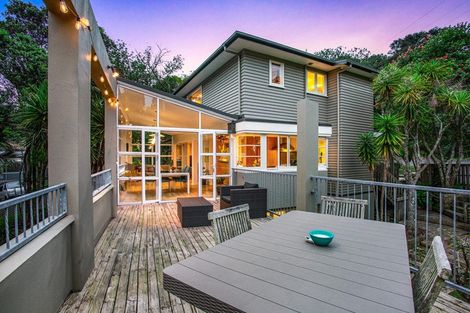 Photo of property in 85 Wood Bay Road, Titirangi, Auckland, 0604