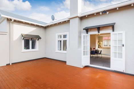Photo of property in 47 Fitzroy Street, Terrace End, Palmerston North, 4410