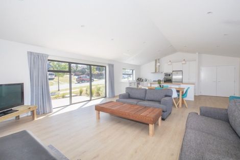 Photo of property in 34 Minaret Ridge, Wanaka, 9305