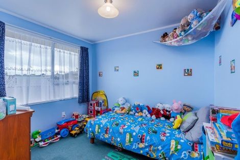 Photo of property in 59 Kemp Road, Massey, Auckland, 0614