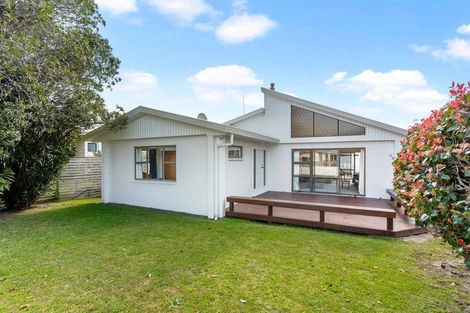 Photo of property in 115 Linton Crescent, Whangamata, 3620