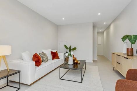 Photo of property in 24 Park Green Avenue, Rosehill, 2113