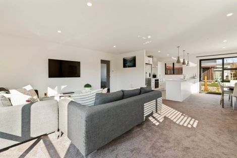 Photo of property in 11 Kapuka Lane, Wanaka, 9305