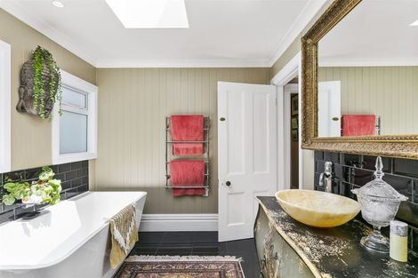 Photo of property in 50 Korokoro Road, Korokoro, Lower Hutt, 5012