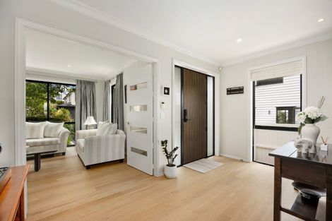 Photo of property in 4 Copper Lane, Long Bay, Auckland, 0630