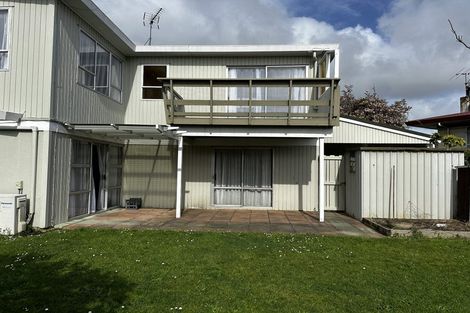 Photo of property in 12 Halberg Street, Papakura, 2110