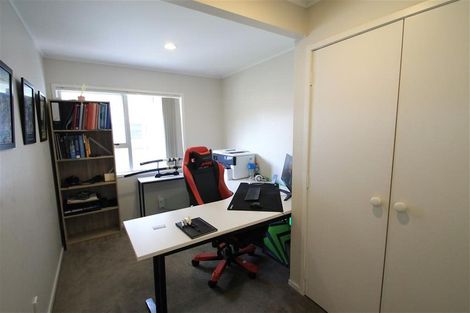 Photo of property in 4 Santiago Crescent, Unsworth Heights, Auckland, 0632