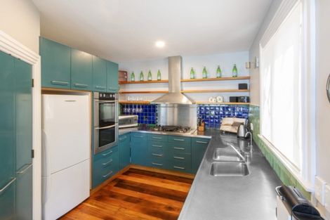 Photo of property in 63 Pretoria Road, Karaka Bays, Wellington, 6022