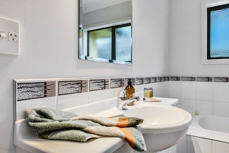 Photo of property in 3 Gibbston Close, Huntington, Hamilton, 3210