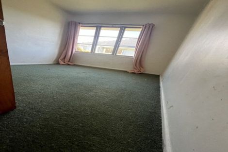 Photo of property in 6 Strid Road, Te Atatu South, Auckland, 0610