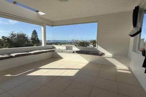 Photo of property in 115 Pupuke Road, Northcote, Auckland, 0627