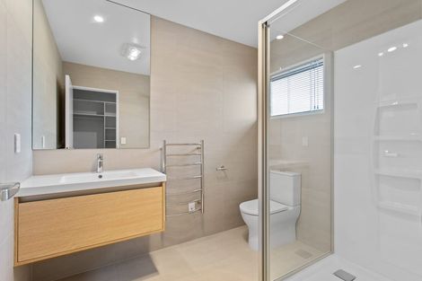 Photo of property in 1 Aquamarine Road, Rosehill, 2113