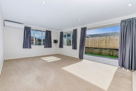 Photo of property in 15 Karika Place, Massey, Auckland, 0614