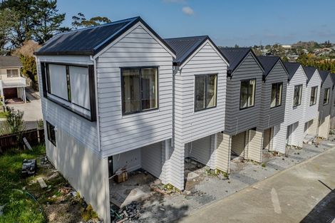 Photo of property in 35 Glenbervie Crescent, Massey, Auckland, 0614