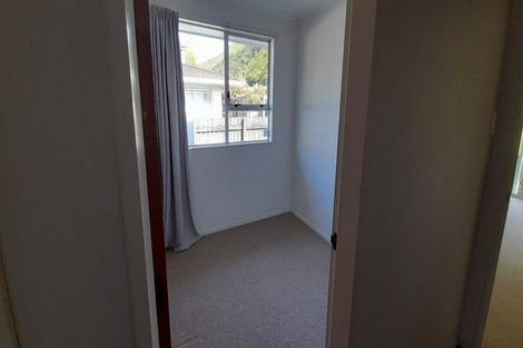 Photo of property in 22 Indiana Grove, Totara Park, Upper Hutt, 5018