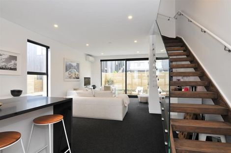 Photo of property in 20u2 Trent Street, Island Bay, Wellington, 6023