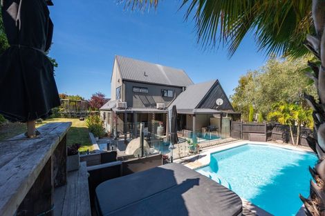 Photo of property in 37 Kent Terrace, Taradale, Napier, 4112