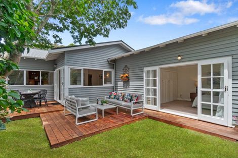 Photo of property in 15 Duders Avenue, Devonport, Auckland, 0624