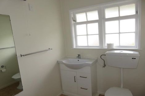 Photo of property in 3a Thurleigh Grove, Karori, Wellington, 6012