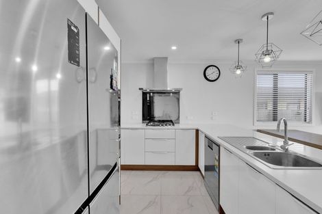 Photo of property in 20 Te Tiireke Drive, Glenview, Hamilton, 3206