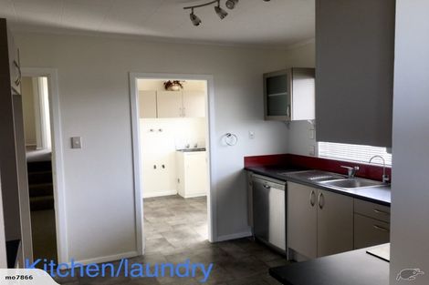 Photo of property in 34 Somes Crescent, Newlands, Wellington, 6037