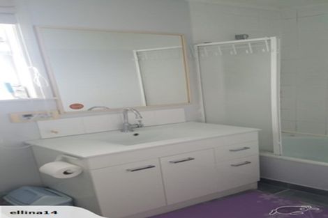 Photo of property in 47 Greenslade Crescent, Northcote, Auckland, 0627