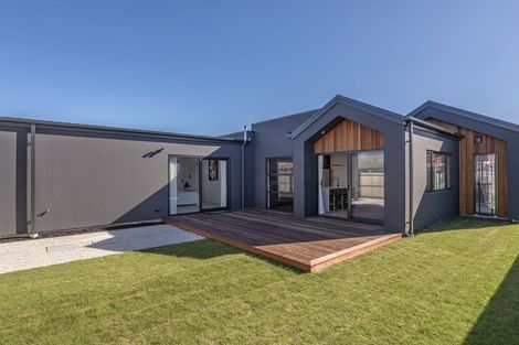 Photo of property in 3 Perks Drive, Halswell, Christchurch, 8025