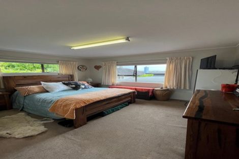 Photo of property in 2/576 Beach Road, Rothesay Bay, Auckland, 0630