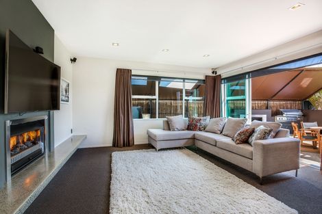 Photo of property in 28 Stranraer Crescent, Wattle Downs, Auckland, 2103