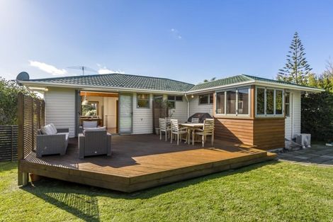 Photo of property in 17 Noall Street, Te Atatu Peninsula, Auckland, 0610