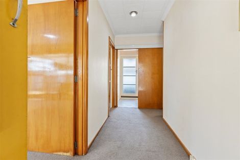 Photo of property in 8 Davidson Crescent, Hornby, Christchurch, 8042
